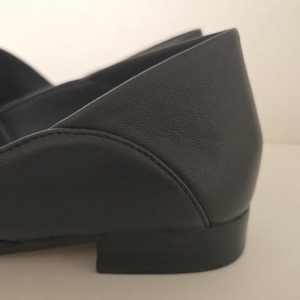 Clarks Pure Tone Women's Size 8 M Black White Leather Flat Comfort Loafers
